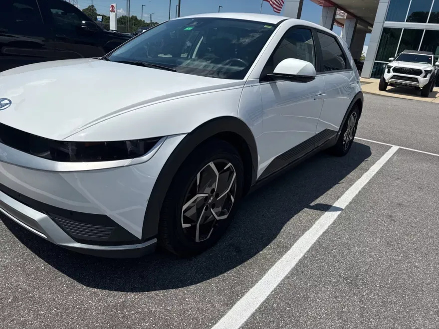 2022 Hyundai Ioniq 5 SEL photo 1