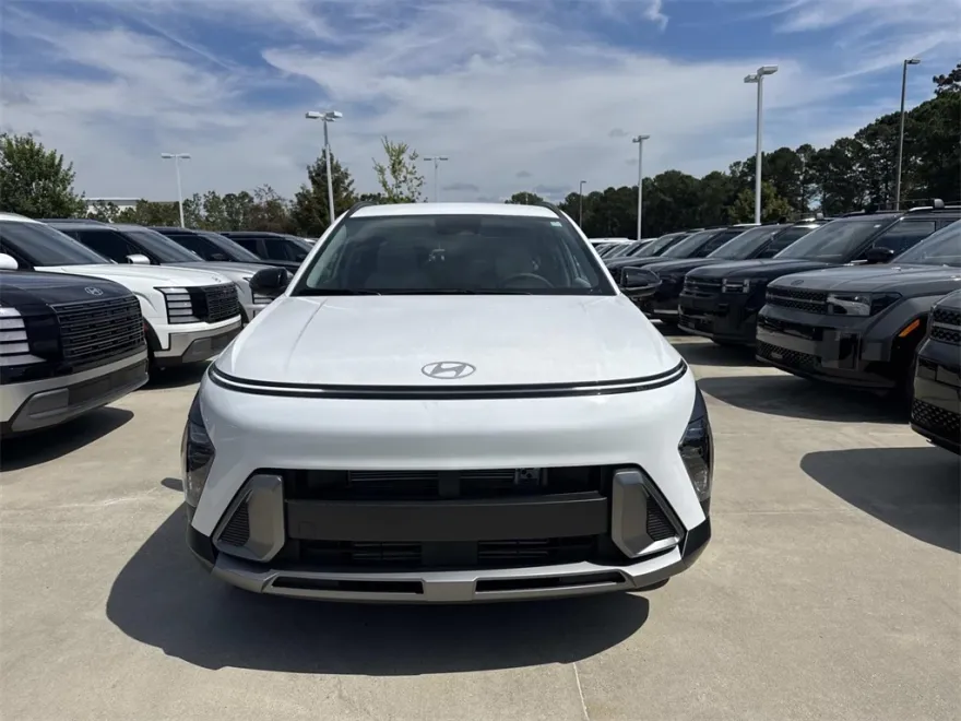 2026 Hyundai Kona SEL photo 1