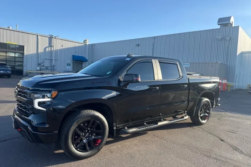 2023 Chevrolet Silverado 1500 RST photo 1