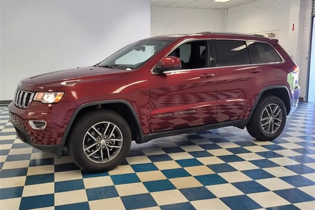 2018 Jeep Grand Cherokee Laredo photo 1