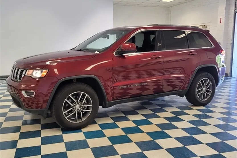 2018 Jeep Grand Cherokee Laredo photo 1