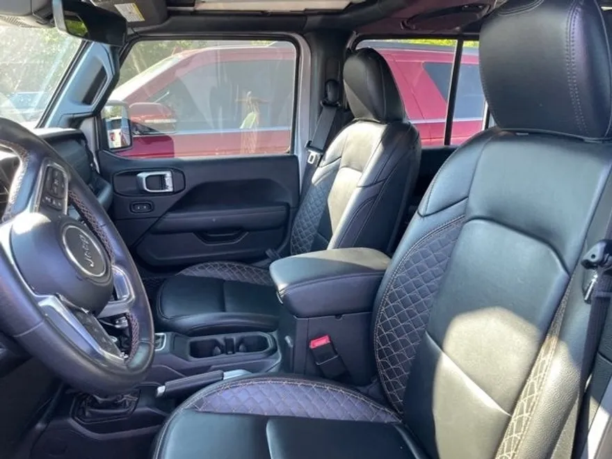 2020 Jeep Wrangler Unlimited Sahara High Altitude photo 3