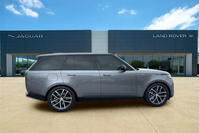 2025 Land Rover Range Rover SE photo 1