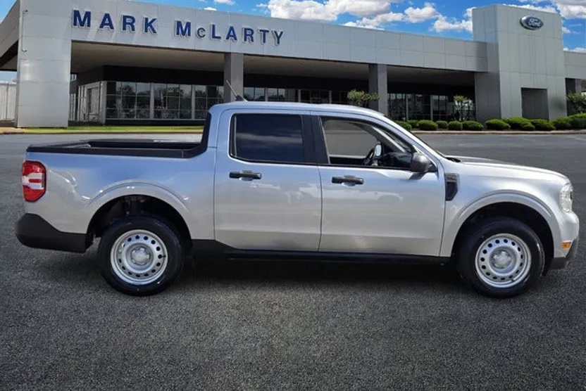 2023 Ford Maverick XL photo 1