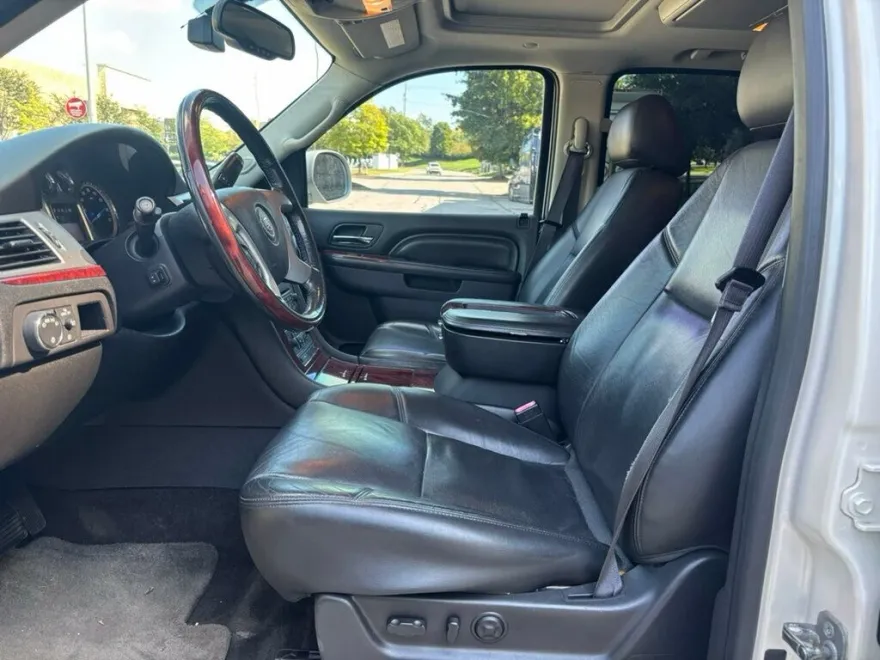 2013 Cadillac Escalade Premium photo 1