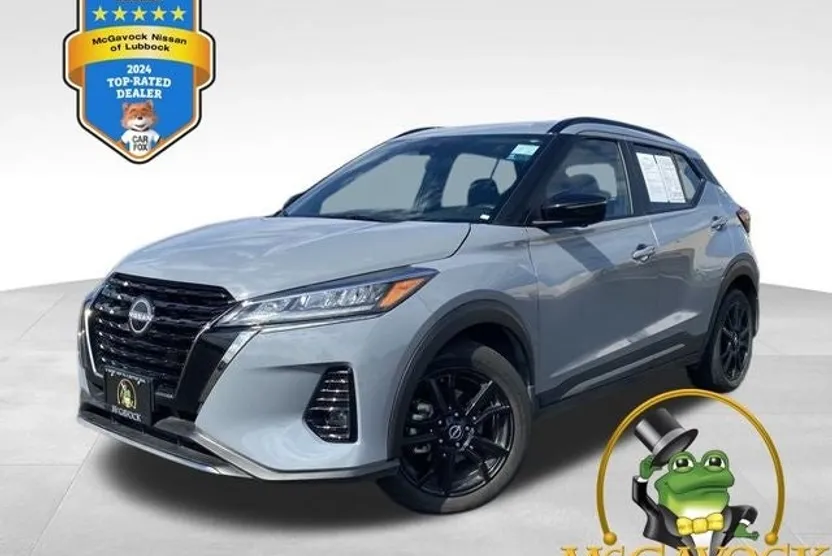 2023 Nissan Kicks SR photo 1