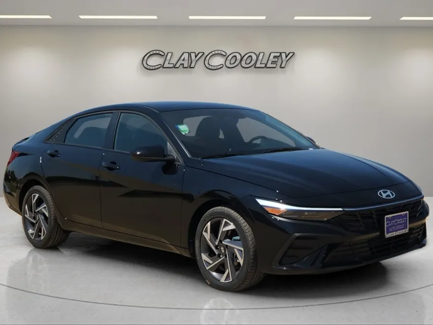 2025 Hyundai Elantra SEL Sport photo 1