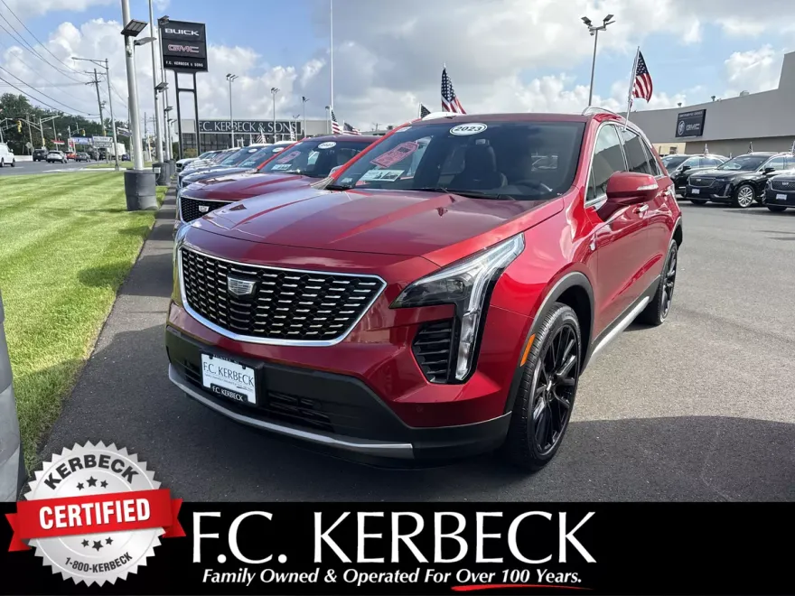 2023 Cadillac XT4 Premium Luxury photo 1