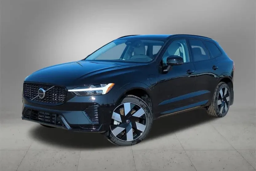 2025 Volvo XC60 Hybrid T8 Plus photo 1