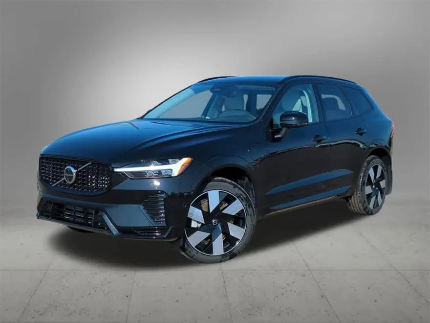 2025 Volvo XC60 Hybrid T8 Plus photo 1