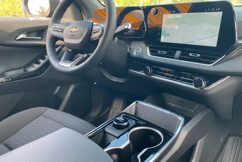 2026 Chevrolet Equinox LT photo 1