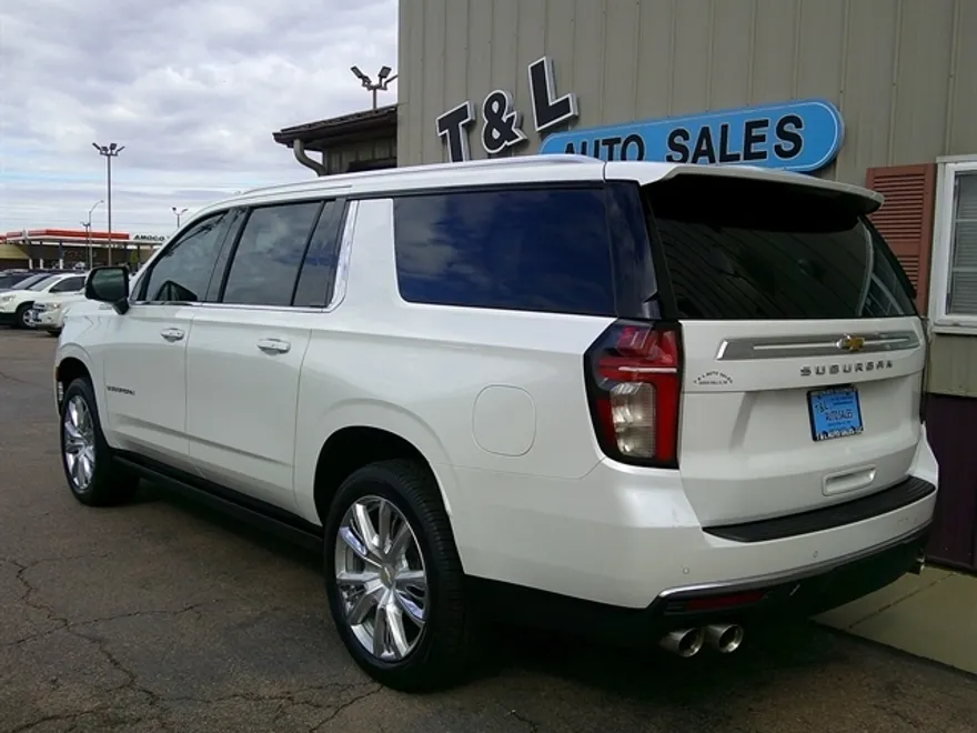 2021 Chevrolet Suburban High Country photo 1