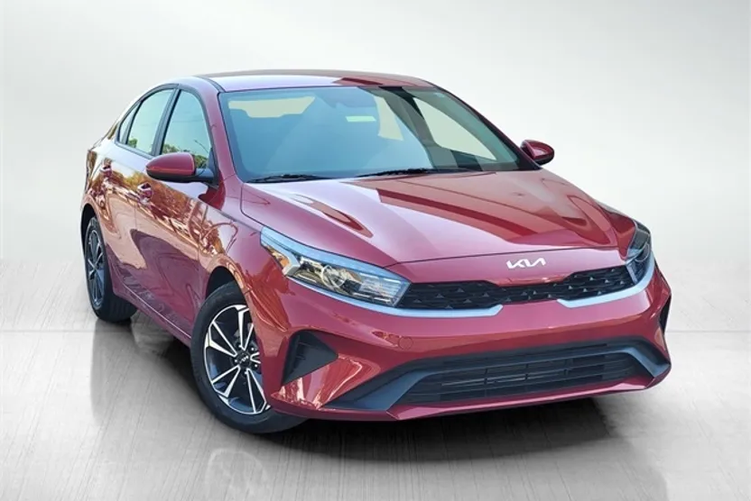 2024 Kia Forte LXS photo 1