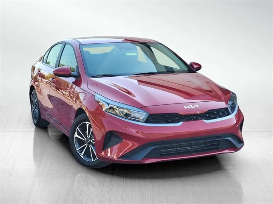2024 Kia Forte LXS photo 1