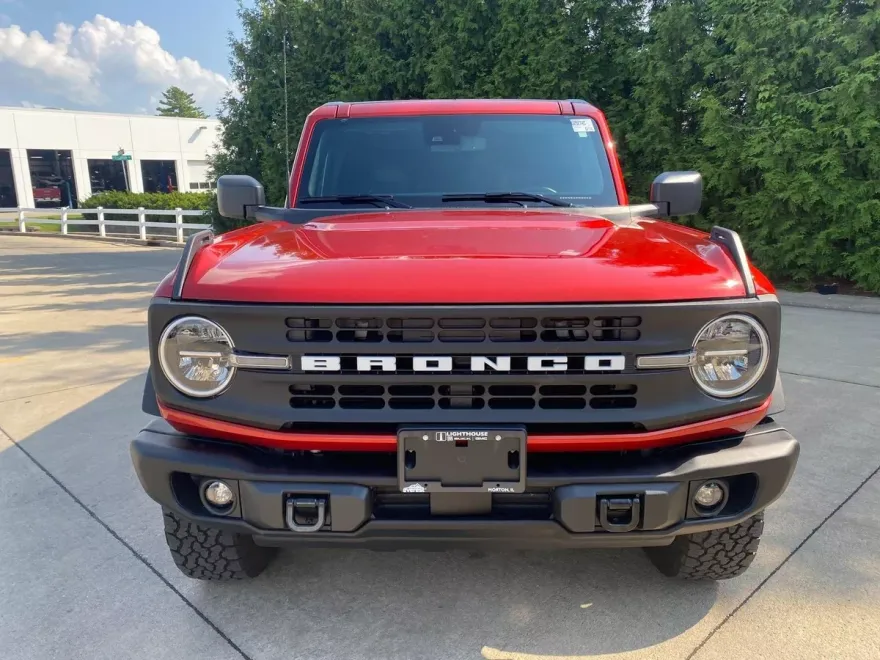 2023 Ford Bronco Base photo 1