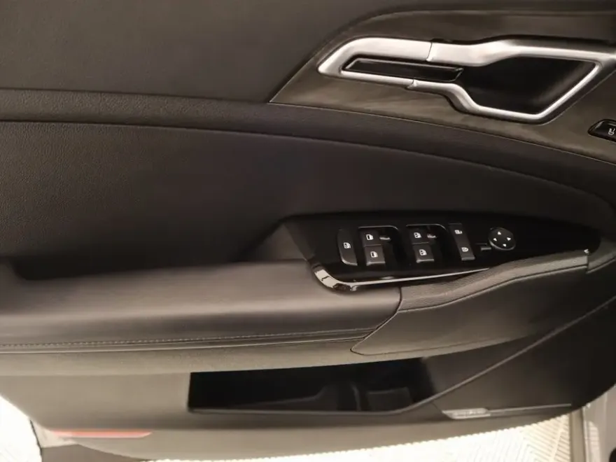 2024 Kia Sportage X-Pro photo 1