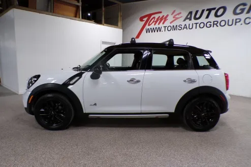 2016 Mini Cooper S ALL4 photo 2