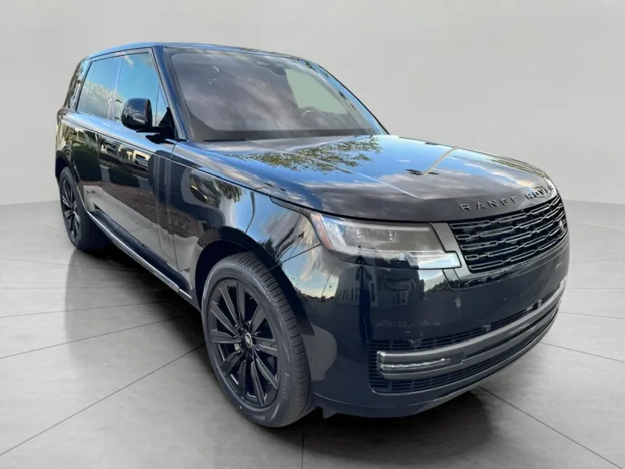 2023 Land Rover Range Rover SE photo 1