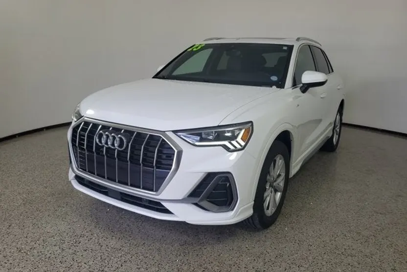 2023 Audi Q3 S line Premium photo 1