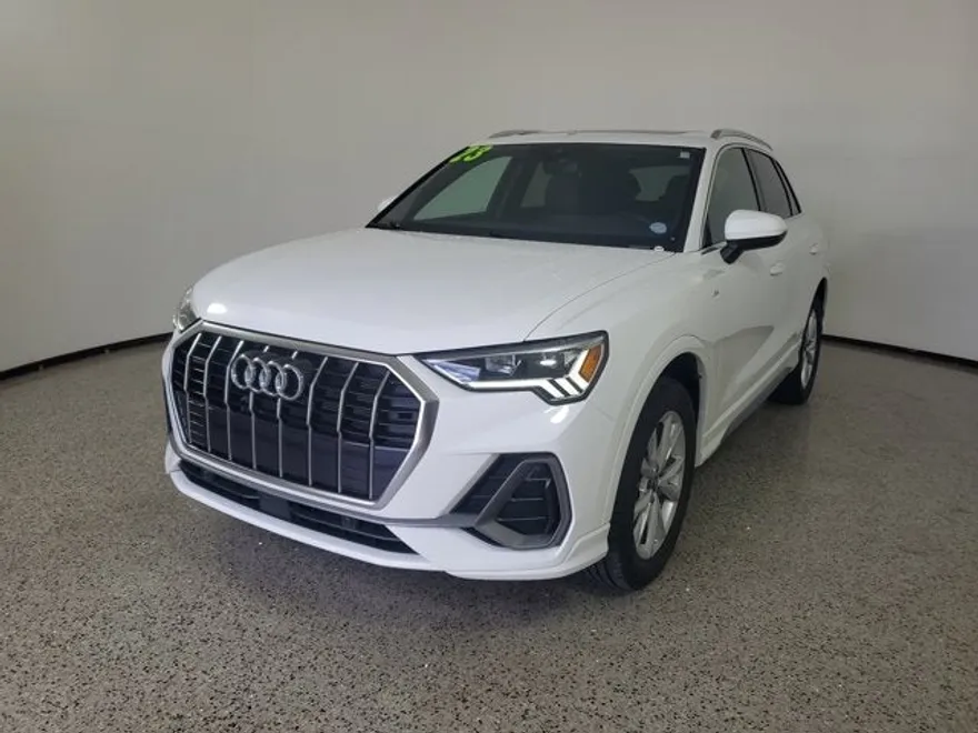 2023 Audi Q3 S line Premium photo 1