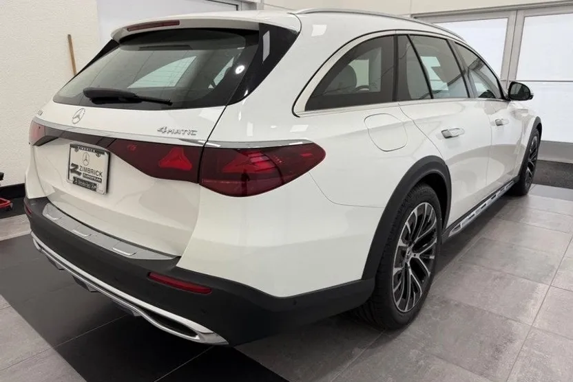 2026 Mercedes Benz E 4MATIC All-Terrain Wagon photo 1