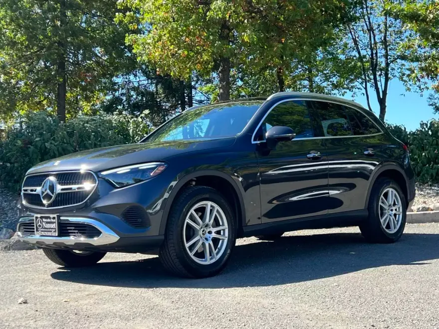 2023 Mercedes Benz GLC 300 4MATIC photo 1