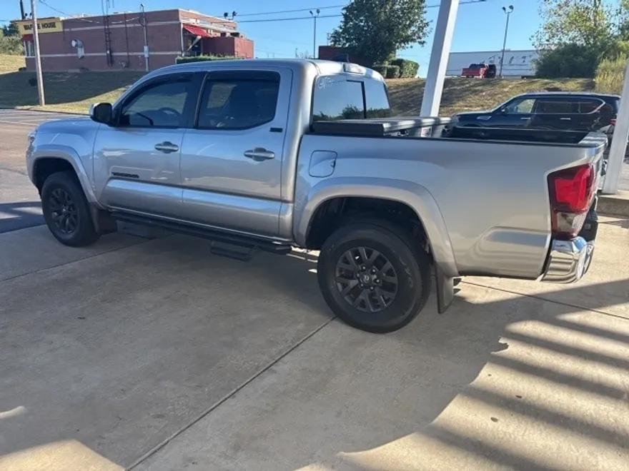 2021 Toyota Tacoma V6 photo 1