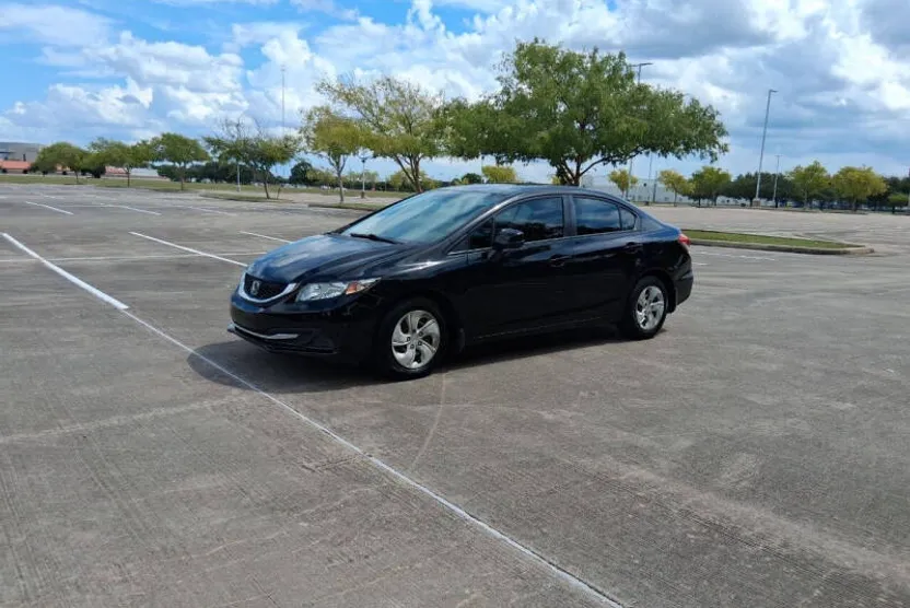 2013 Honda Civic LX photo 1