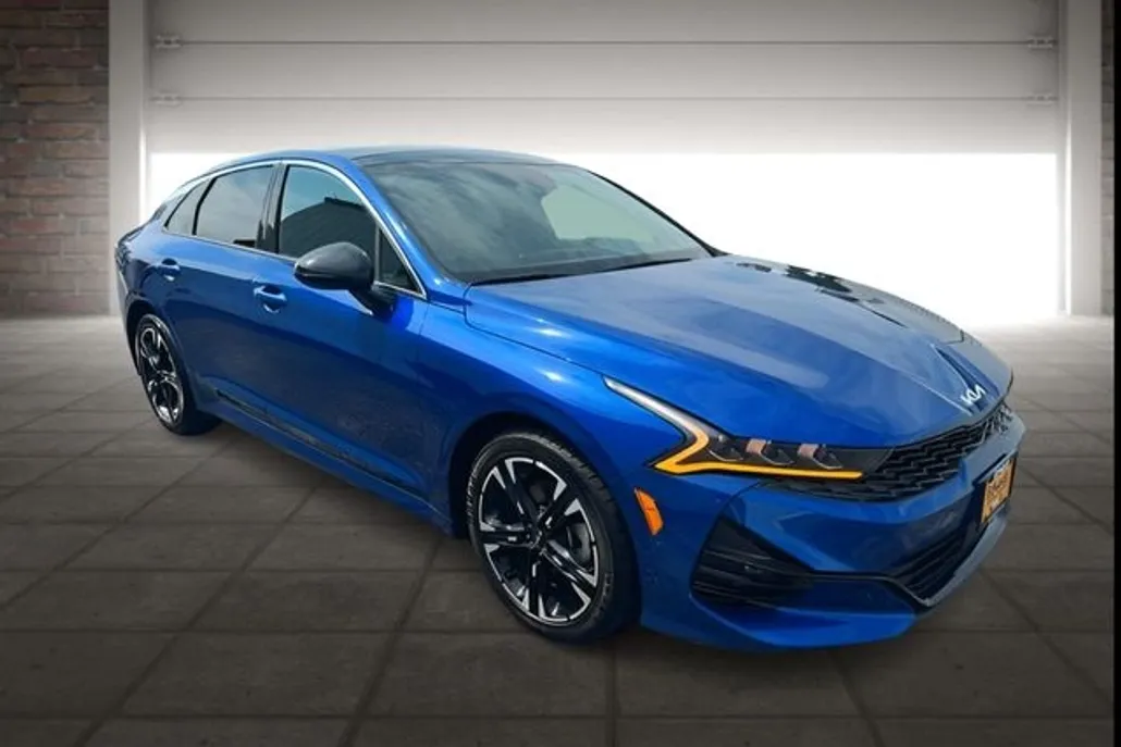 2023 Kia K5 GT-Line photo 1