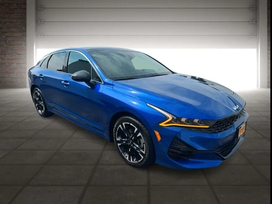2023 Kia K5 GT-Line photo 1