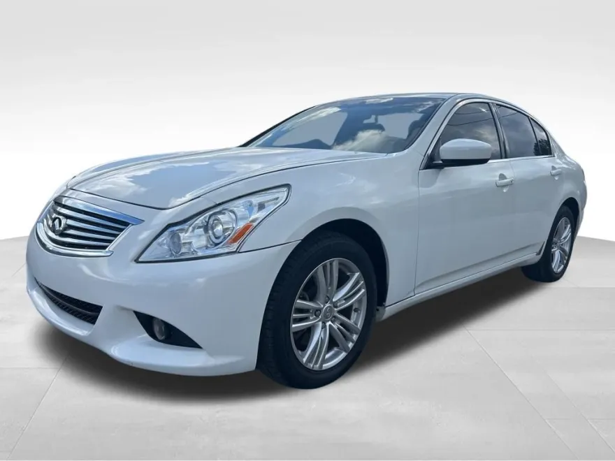 2013 Infiniti G37 photo 1