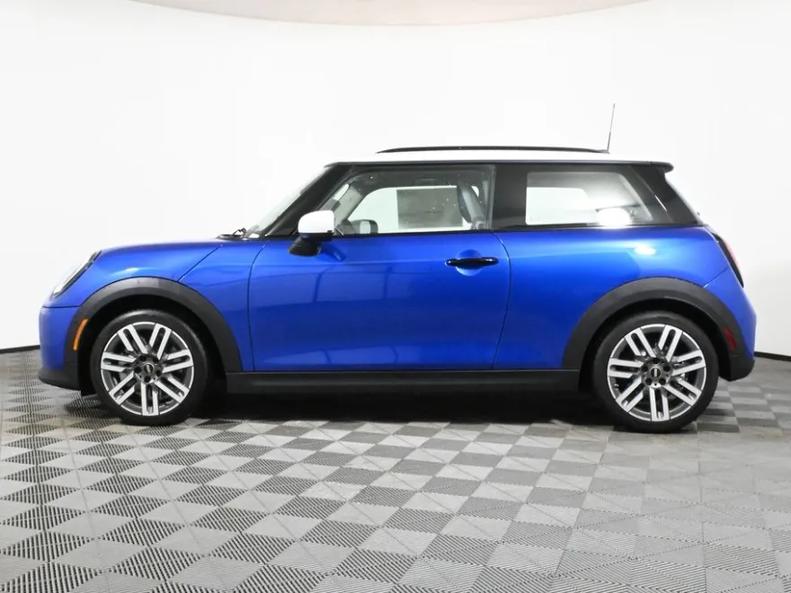 2025 Mini Cooper Hardtop 2 Door photo 2