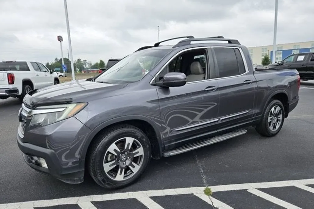 2017 Honda Ridgeline RTL-T photo 1