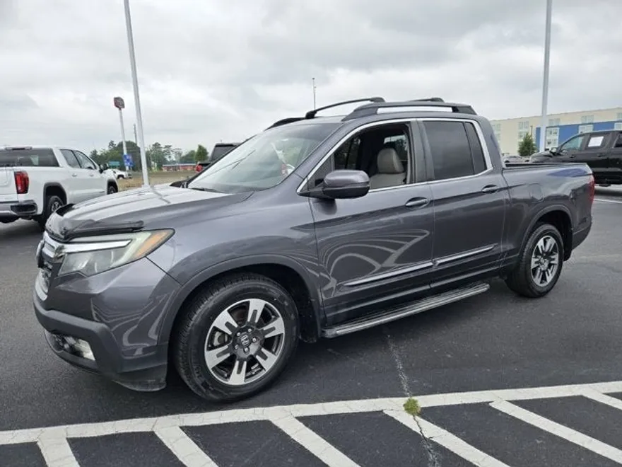 2017 Honda Ridgeline RTL-T photo 1