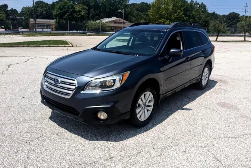 2015 Subaru Outback 2.5i Premium photo 1