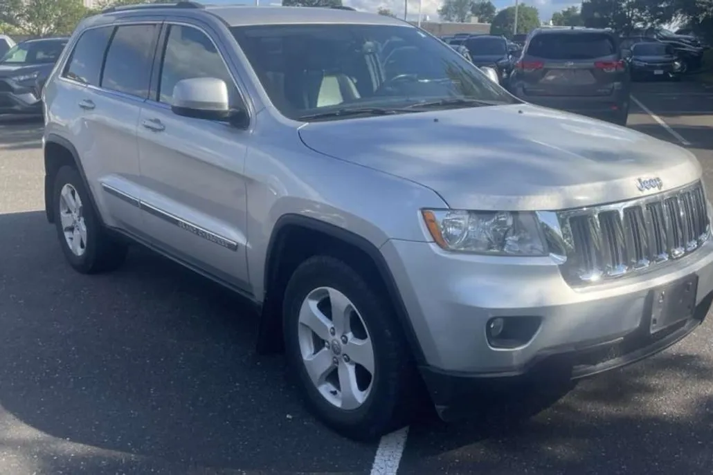 2013 Jeep Grand Cherokee Laredo photo 1