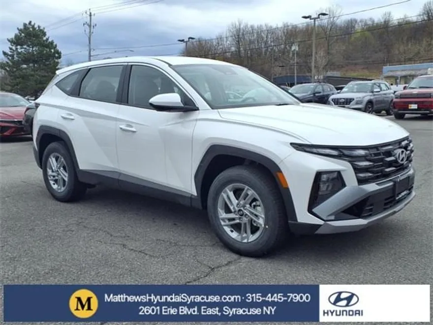 2025 Hyundai Tucson SE photo 1