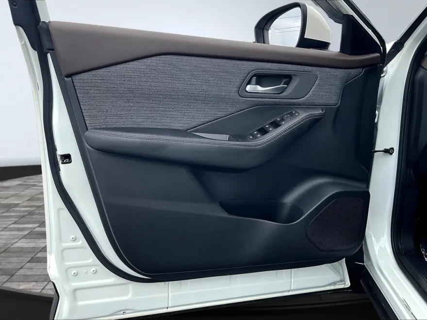 2023 Nissan Rogue SV photo 21
