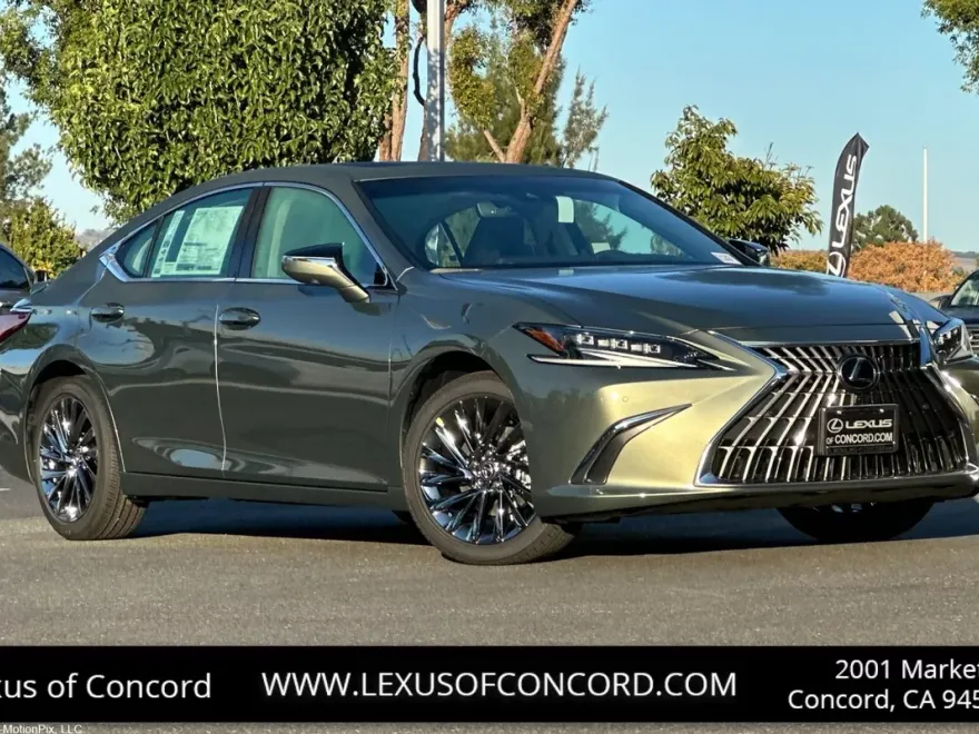 2025 Lexus ES 300h Luxury photo 1