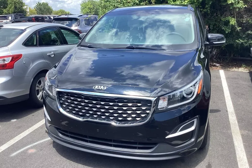 2021 Kia Sedona LX photo 1