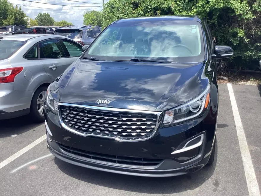 2021 Kia Sedona LX photo 1