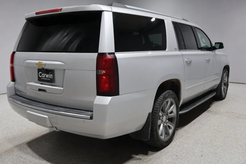 2016 Chevrolet Suburban LTZ photo 1