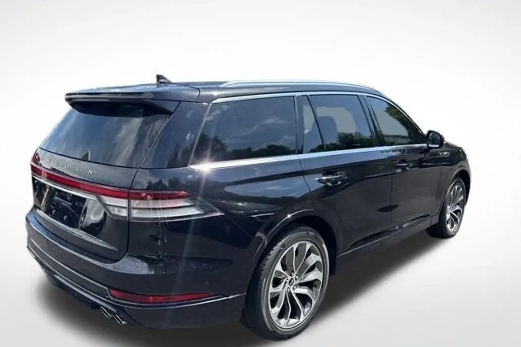 2022 Lincoln Aviator Grand Touring photo 1