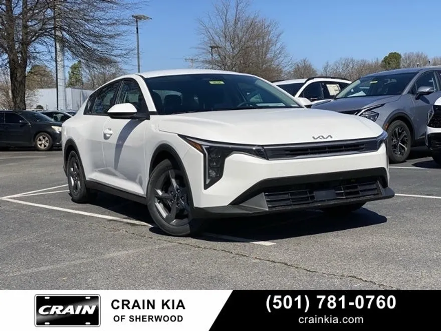 2025 Kia K4 LXS photo 1