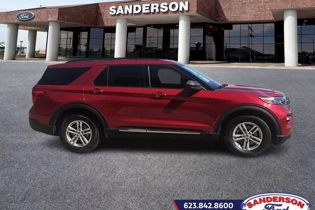 2021 Ford Explorer XLT photo 1
