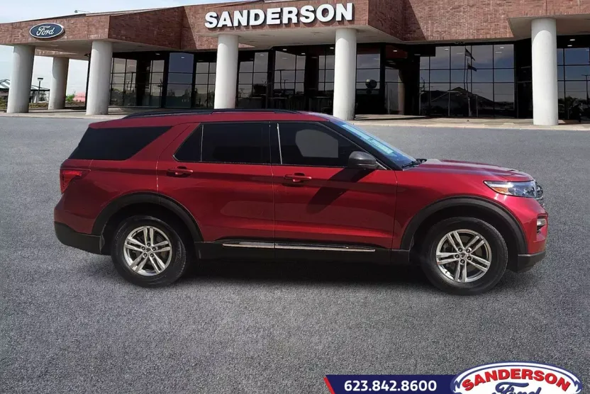 2021 Ford Explorer XLT photo 1