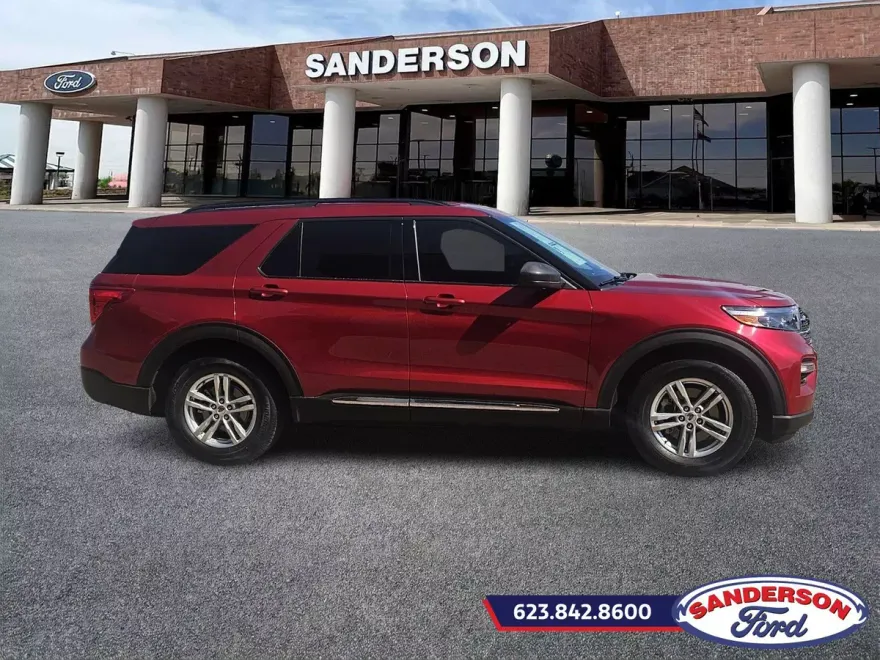 2021 Ford Explorer XLT photo 1