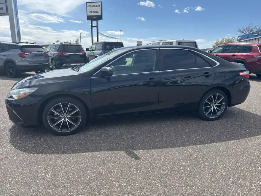 2015 Toyota Camry XSE photo 1