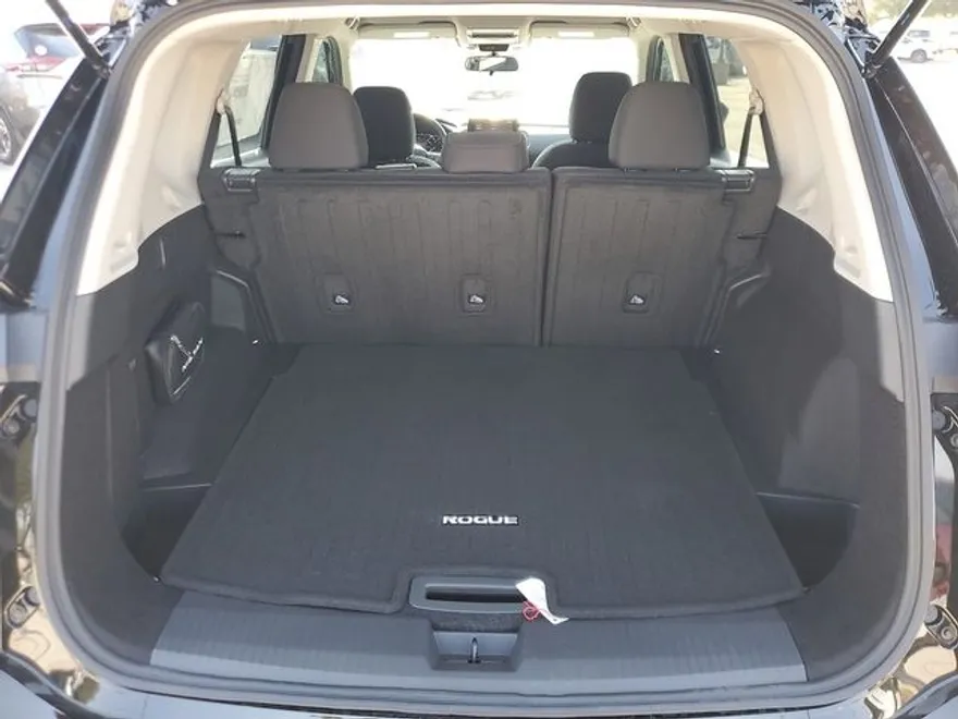 2025 Nissan Rogue S photo 1