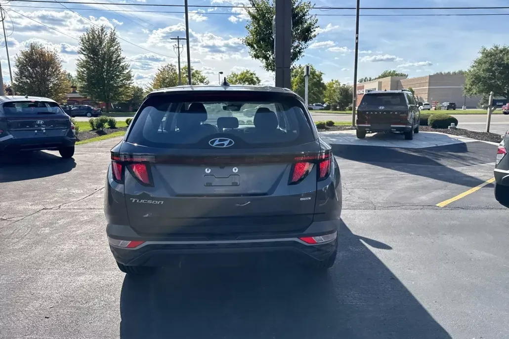 2023 Hyundai Tucson SE photo 1